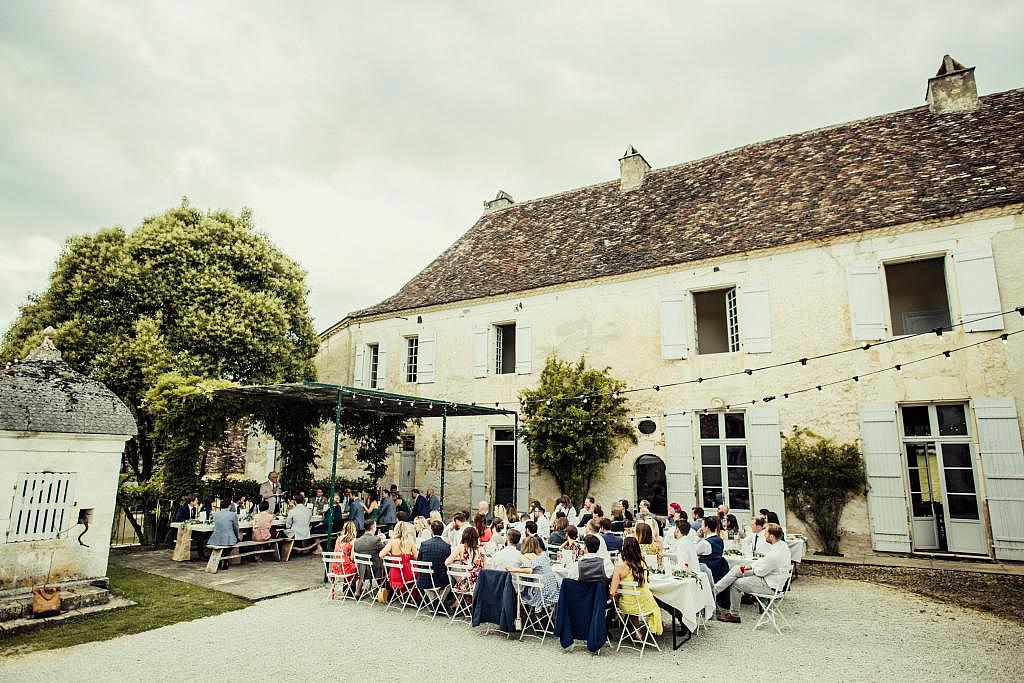 outdoor wedding breakfast, La Leotardie, wedding venue Dordogne, destination wedding photographer