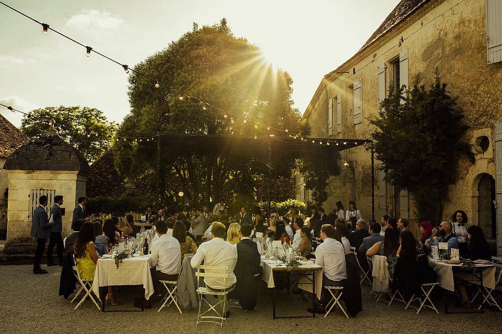 outdoor wedding breakfast, La Leotardie, wedding venue Dordogne, destination wedding photographer