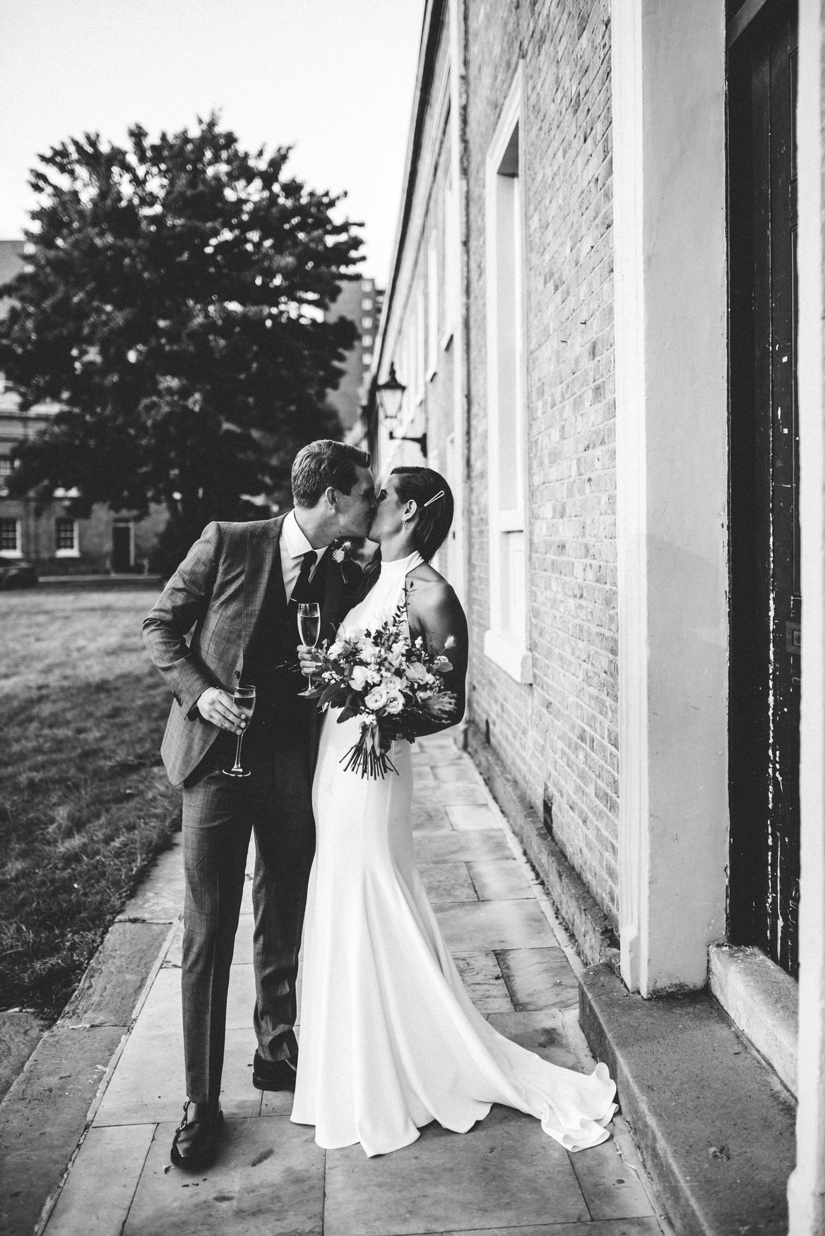 asylum chapel wedding, asylum chapel photographer , wedding kiss, love, london wedding