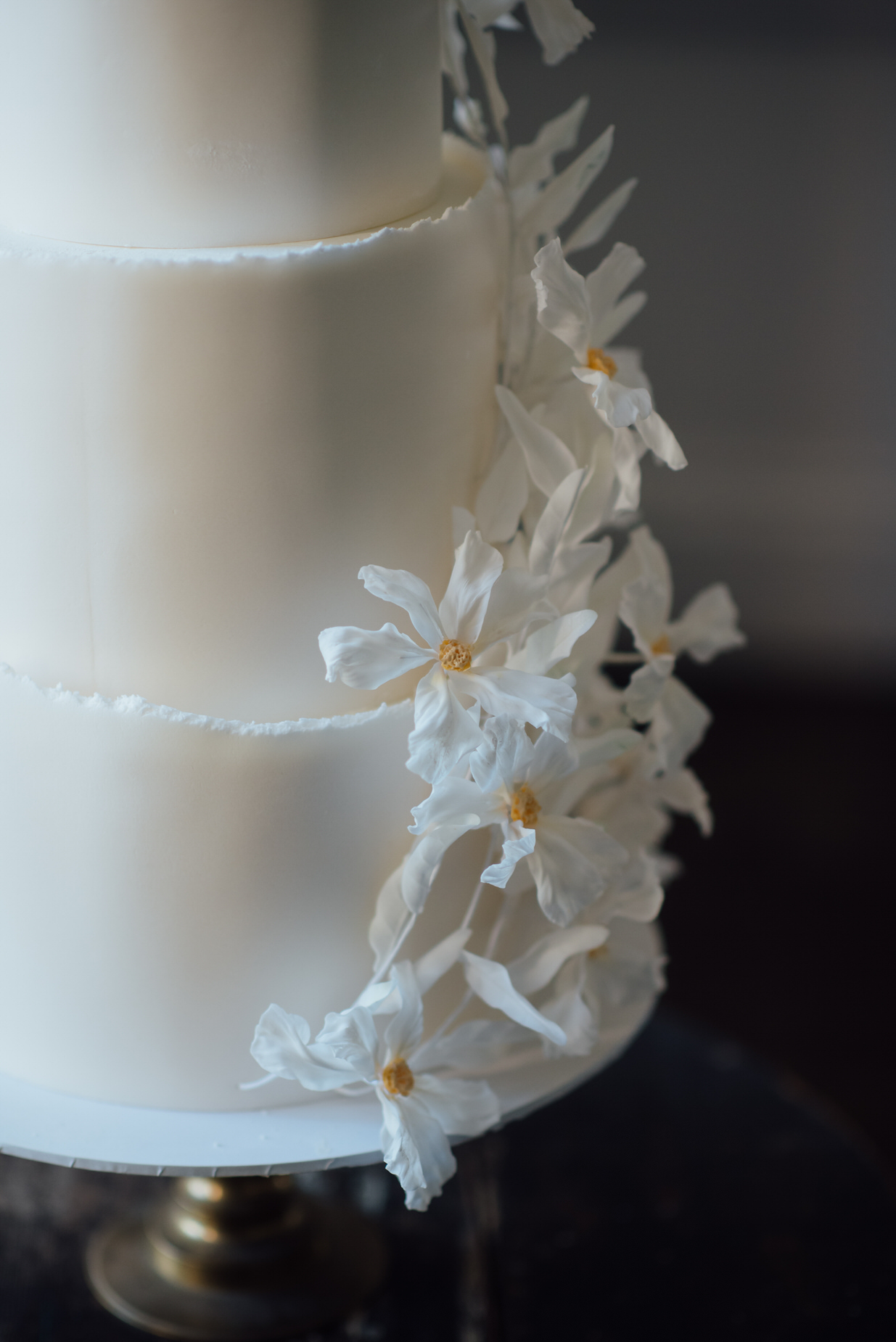 wedding cake, floral wedding cake, Aswarby Rectory Wedding, michelle wood photographer