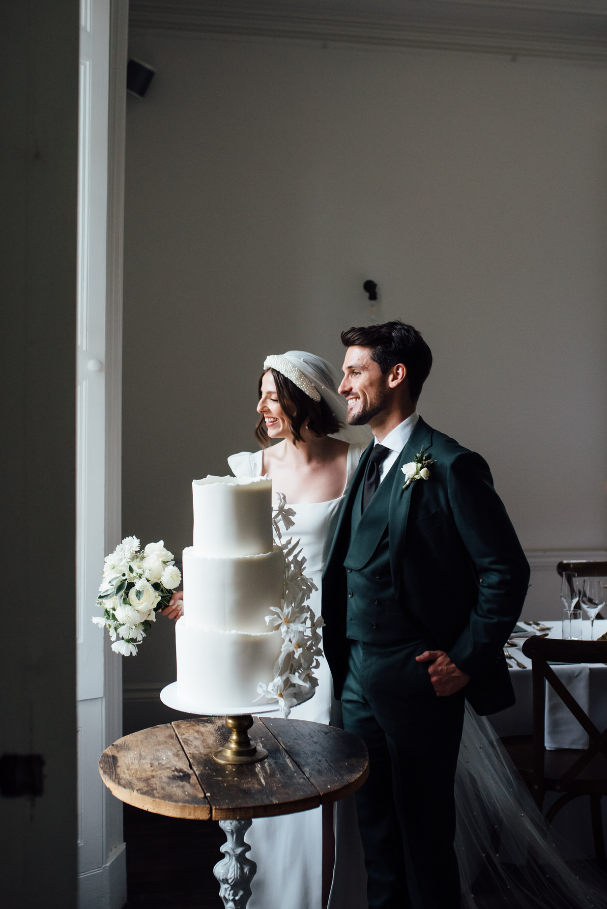 wedding cake, michelle wood photographer, authentic wedding photos, aswarby wedding